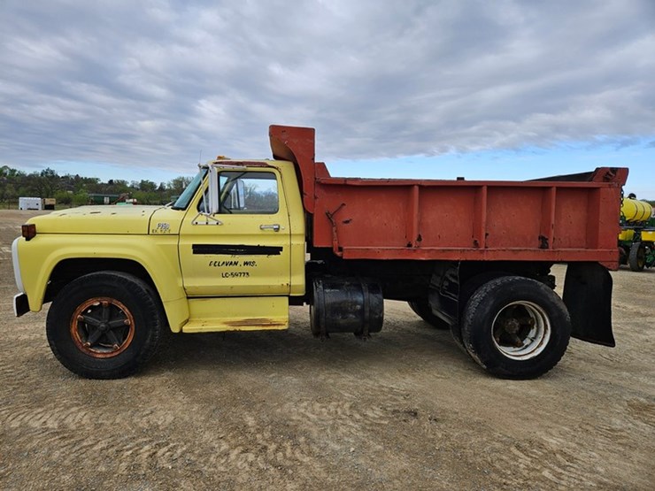 1975-ford-f750-image-2