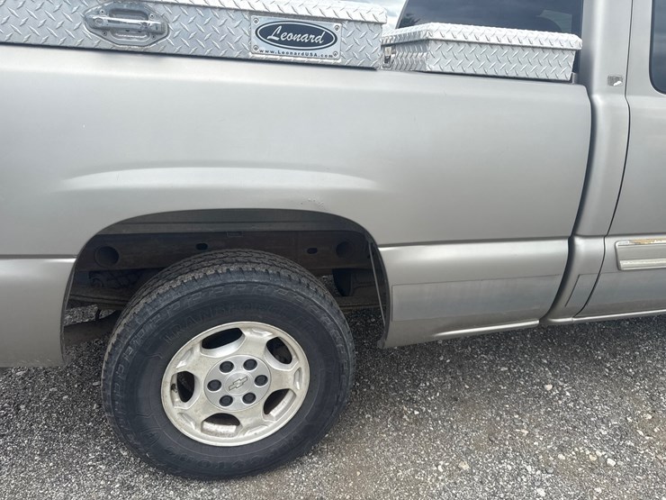 2003-chevrolet-1500-image-25