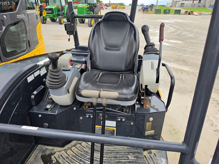 2018-deere-26g-image-9