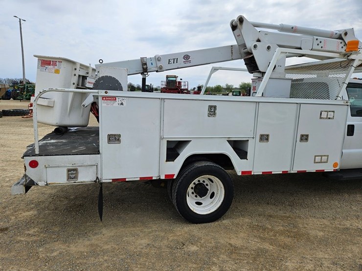 2008-ford-f550-image-30
