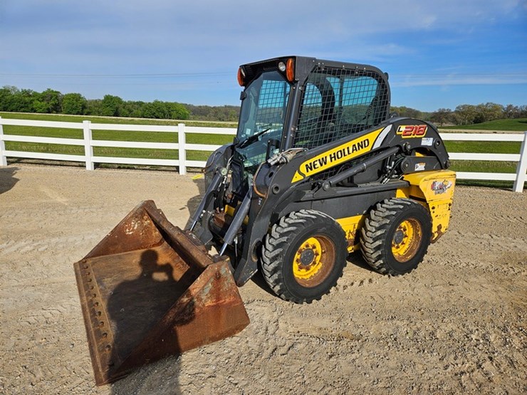 new-holland-l218-image-1