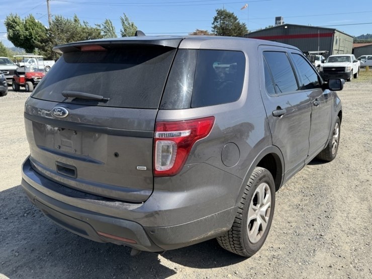 2015-ford-explorer-image-4