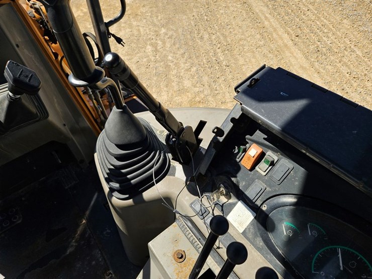 #5075-•-case-mxt-tractor-image-30