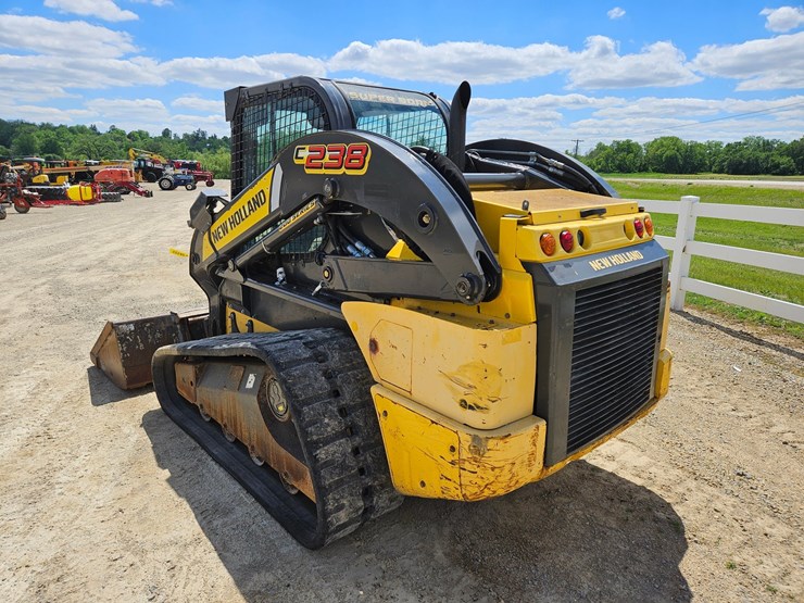 new-holland-c238-image-3