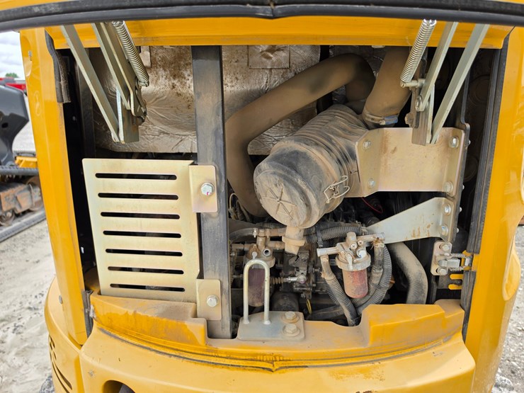 2018-deere-26g-image-16