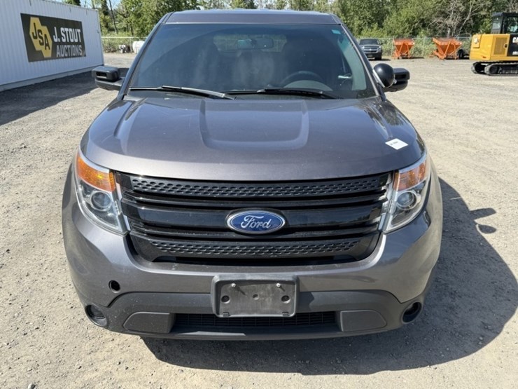 2015-ford-explorer-image-8