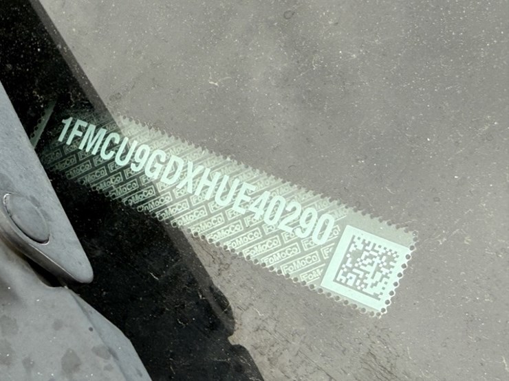 2017-ford-escape-se-image-9