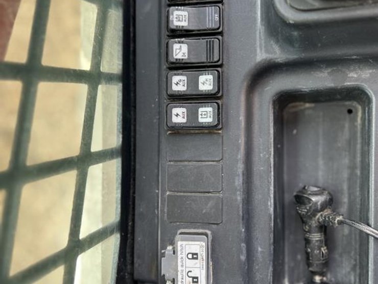 2024-takeuchi-tl10v2-image-24