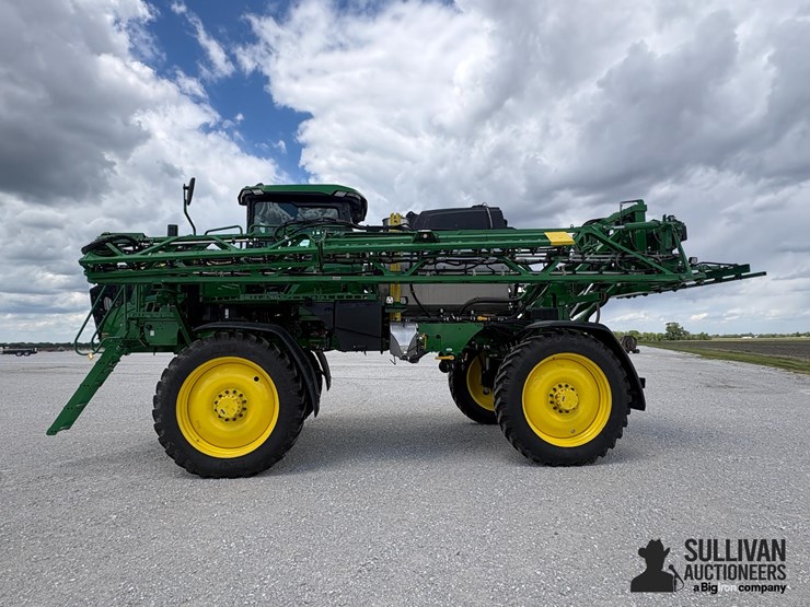 2024-john-deere-412r-image-8