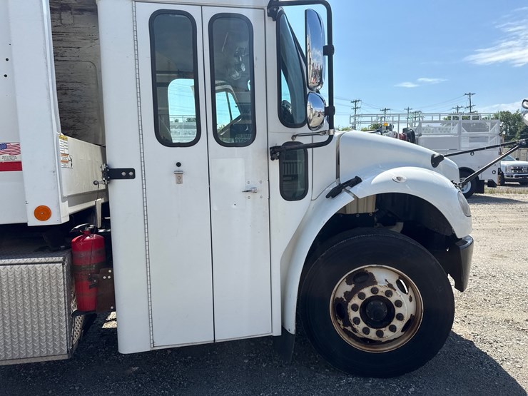 #9-•-2016-freightliner-heil-rear-load-garbage-truck-image-27