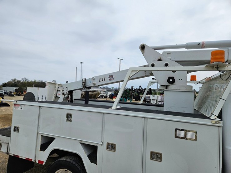 2008-ford-f550-image-33
