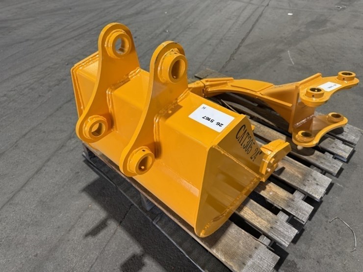 2026-caterpillar-305-image-4