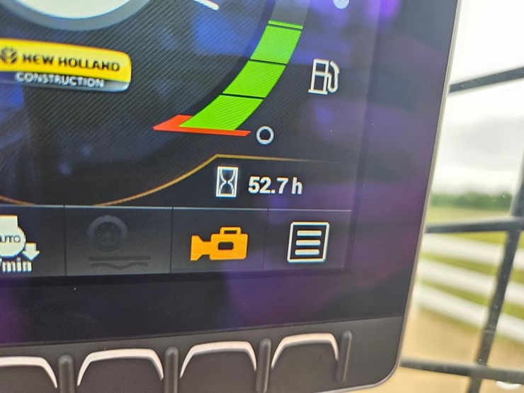 new-holland-l320-image-23