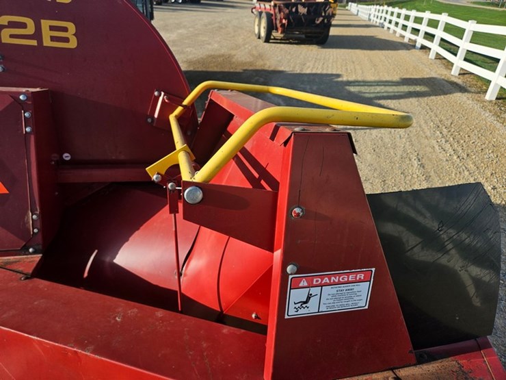new-holland-f62b-image-15