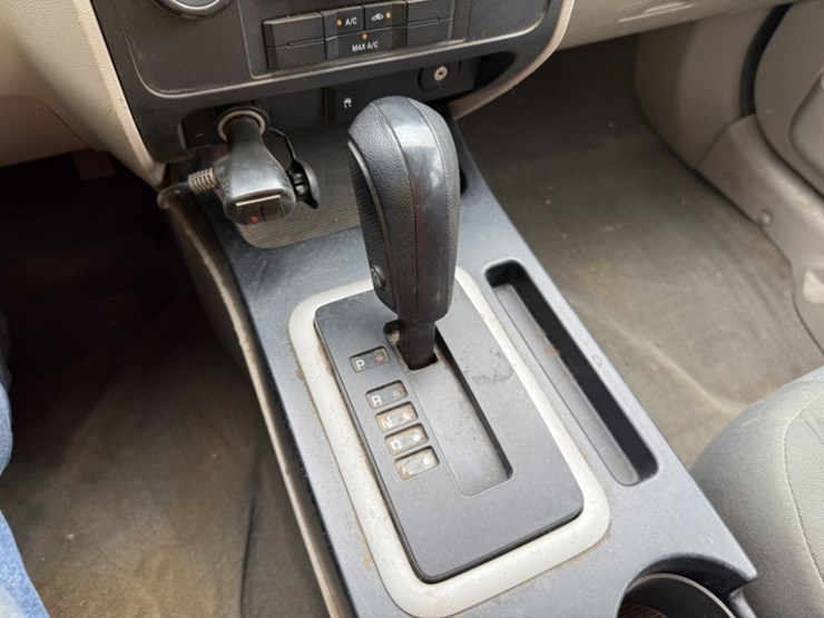 2009-ford-escape-image-29