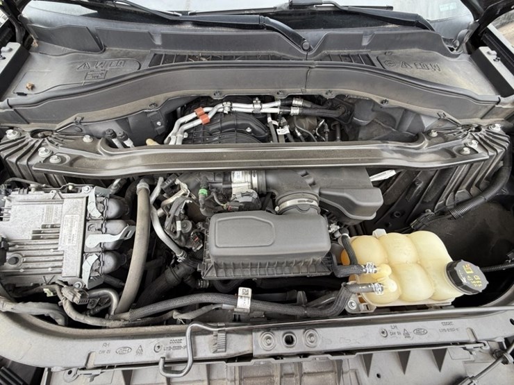 2020-ford-explorer-image-13