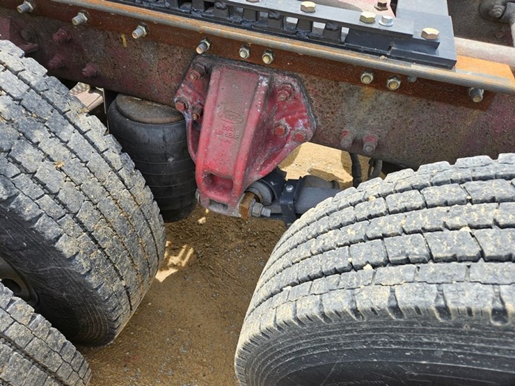 2006-peterbilt-379-image-21