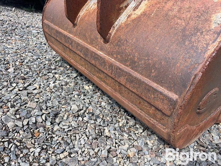 strickland-36"-backhoe-bucket-image-13