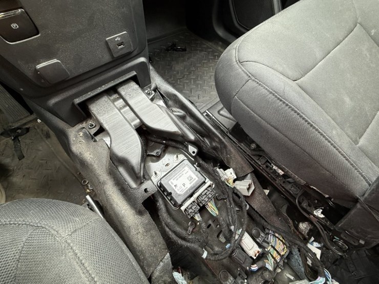 2020-ford-explorer-image-37