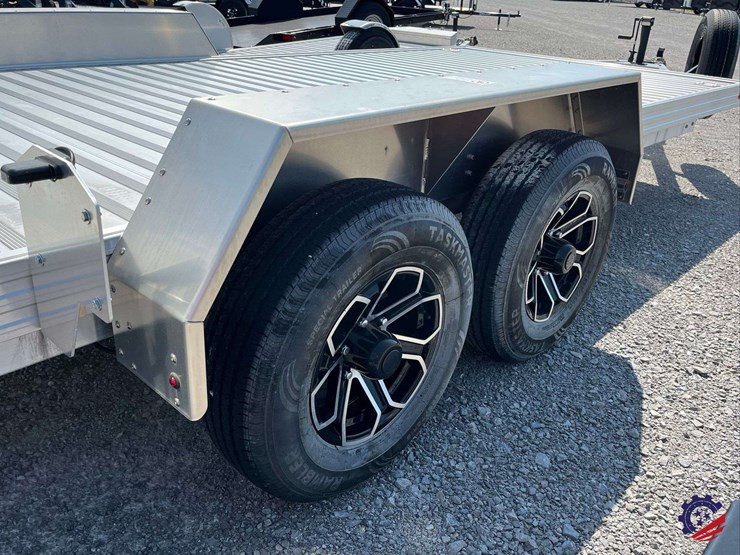 new-2025-timpte-1018-motorsports-t/a-aluminum-tag-trailer-image-9