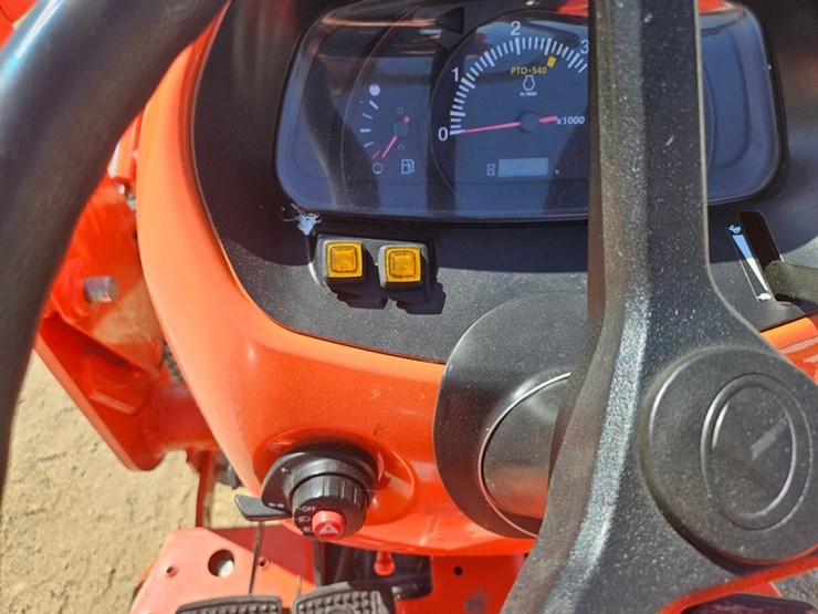 2021-kubota-l4701-image-30