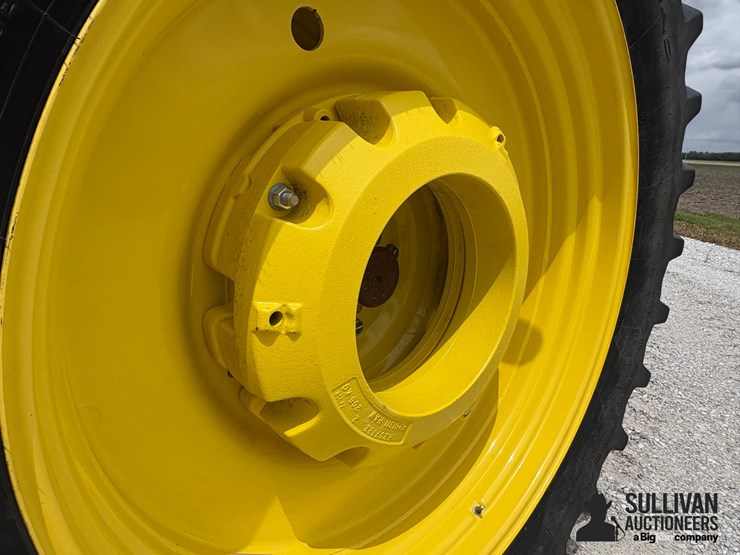 2021-john-deere-8r-340-image-11
