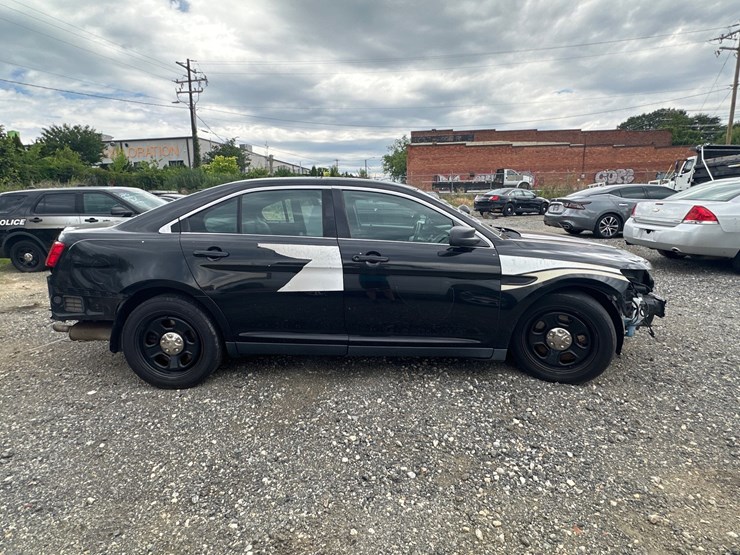 #33-•-2015-ford-interceptor-image-6