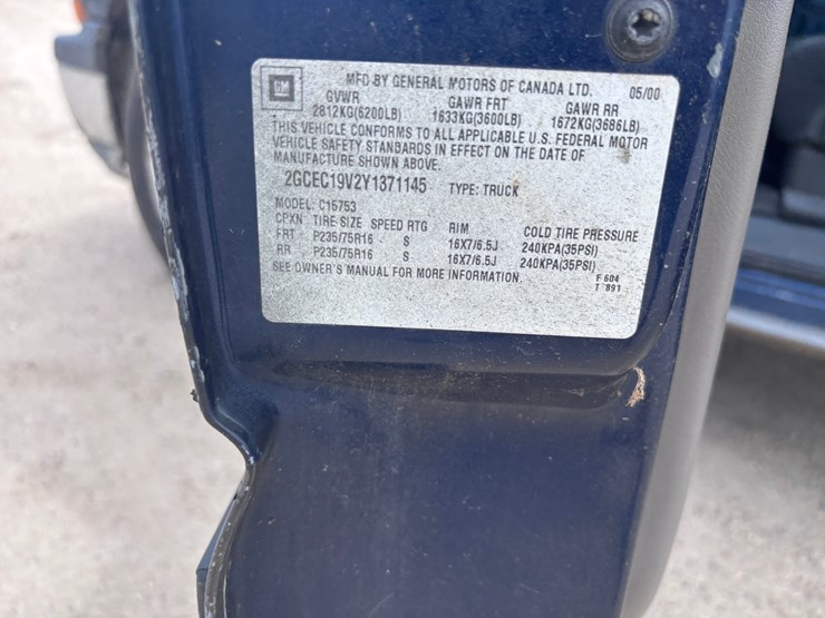 2000-chevrolet-1500-image-13