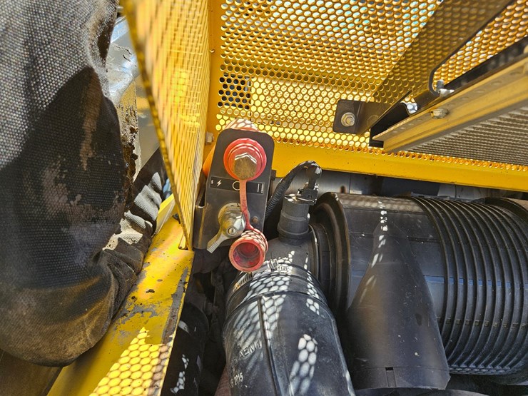 new-holland-c238-image-15