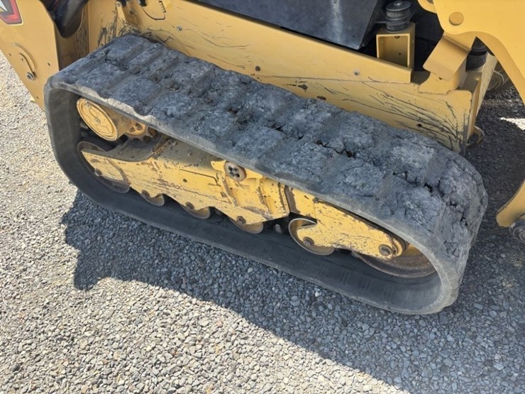 2019-caterpillar-259d3-image-12