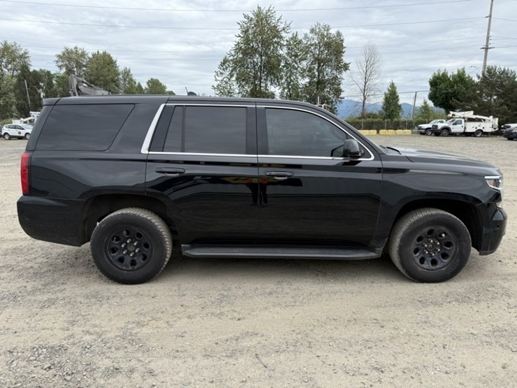 2019-chevrolet-tahoe-image-3