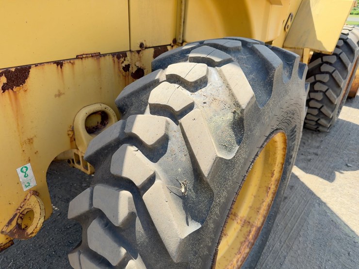 1994-caterpillar-928f-image-13