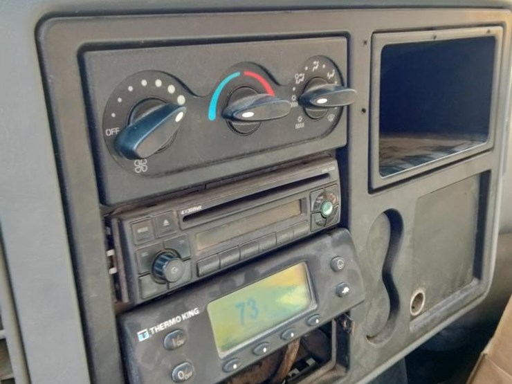 2002-international-durastar-4300-image-15