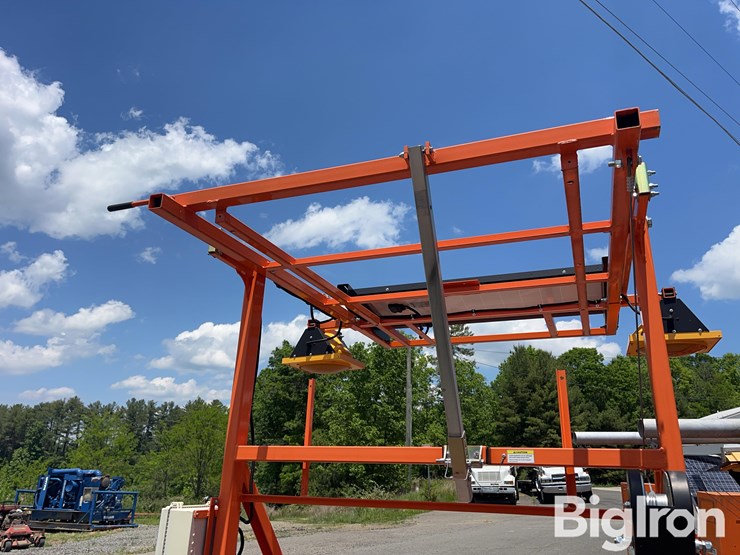 2023-wanco-traffic-control-trailered-trucks-entering-highway-sign-image-14