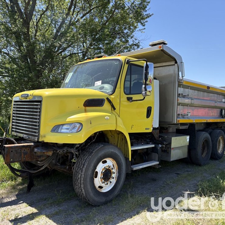 2011 FREIGHTLINER M2 106
