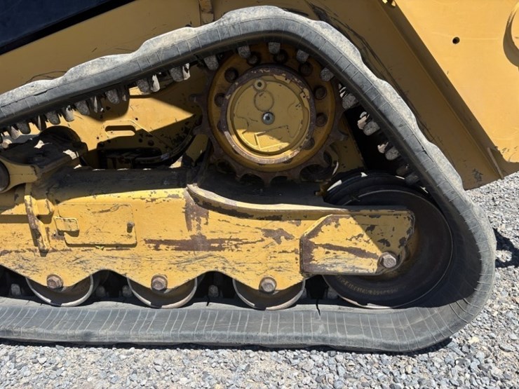 2019-caterpillar-259d3-image-11