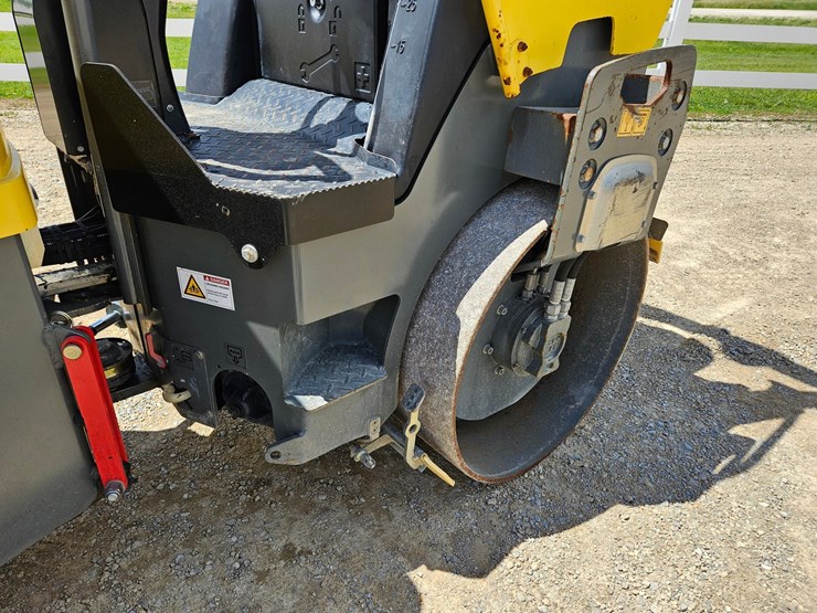 2017-wacker-neuson-rd28-120-image-12
