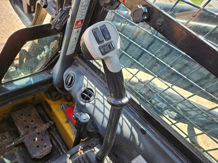 new-holland-c238-image-26