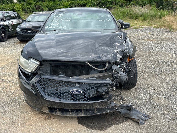#30-•-2019-ford-interceptor-image-3