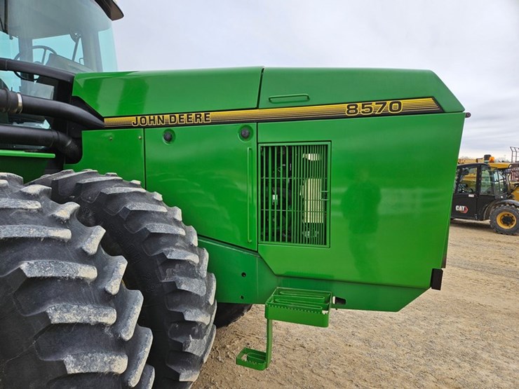 john-deere-8570-image-54
