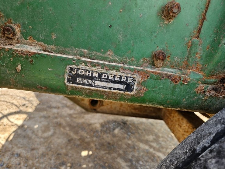 john-deere-24t-image-34