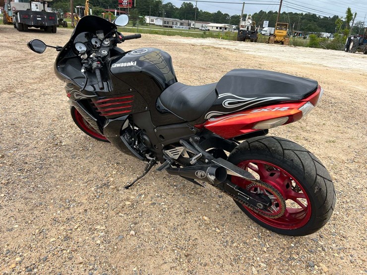 2007-kawasaki-ninja-zx-14-(-26,228-miles)-image-2