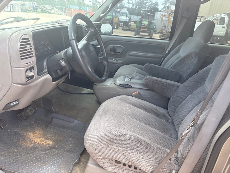 1999-chevrolet-tahoe-image-7