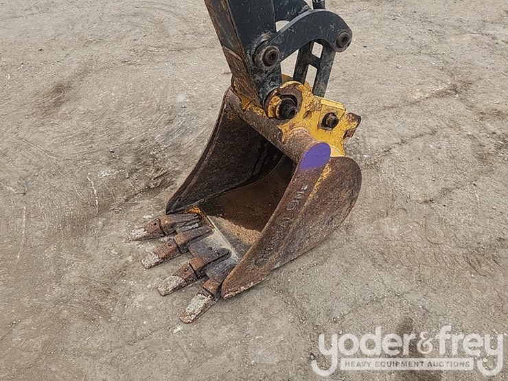 2022-deere-26g-image-16