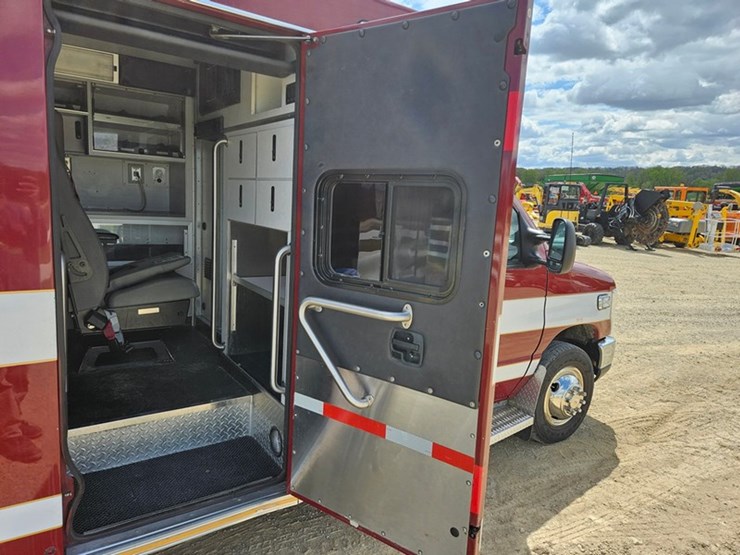 2016-ford-e450-image-55