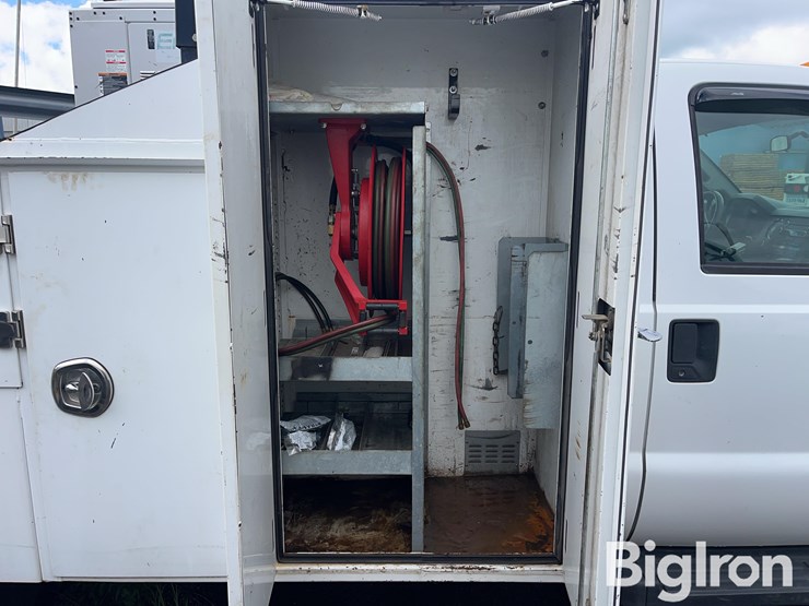 2015-ford-f550-image-17