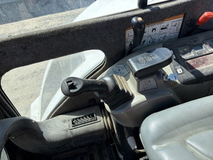 2008-bobcat-435-image-30