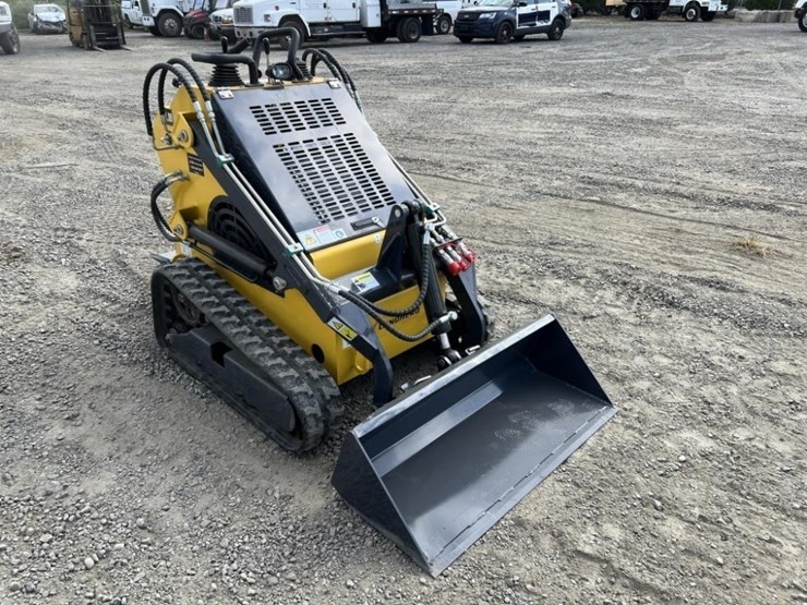 2026-land-hero-ldh-t460-mini-compact-track-loader-image-2