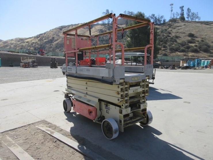 2016-jlg-2646es-image-3
