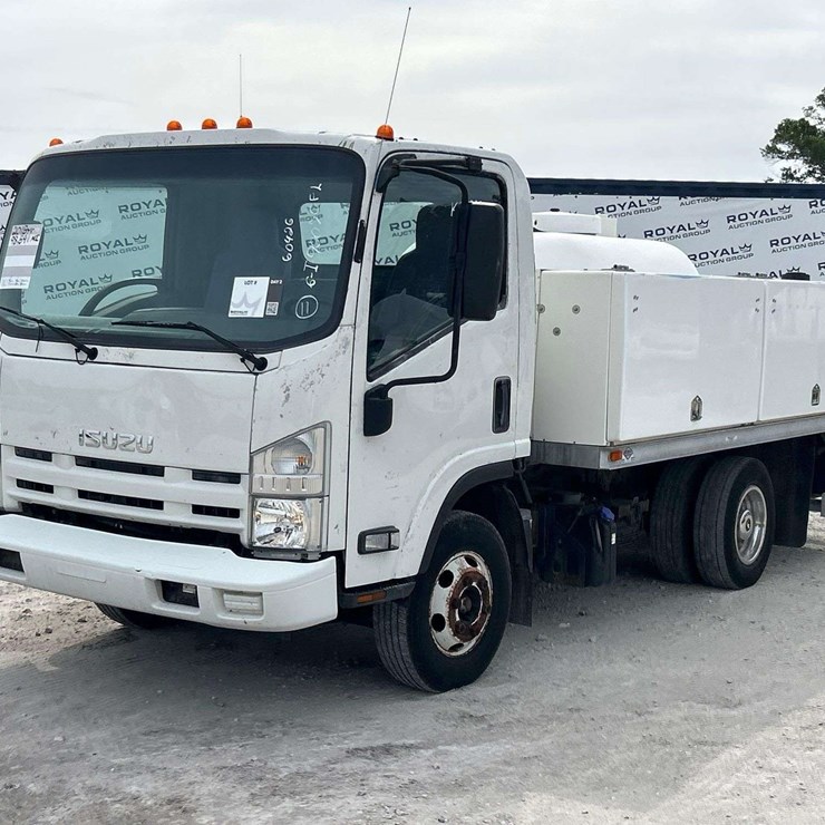 2015 ISUZU NPR